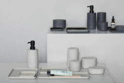 Serax Cose Ovale Opbergpot Met Deksel Hoog 6,5x10,2 Cm 5 Serax Cose Ovale Opbergpot Met Deksel Hoog 6,5x10,2 Cm -Keukenartikelen Serie Winkel 570909 01 11 EnvironmentImage db8a20913f